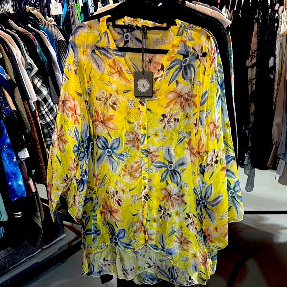 NWTMade in Italy, size large, beautiful yellow, and blue